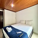 Silencioso Com 1 Quarto Em Copacabana - 450M Do Metro